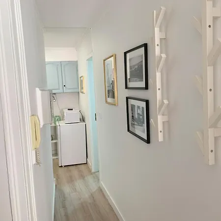 The Funicularist - In Historic Bica Apartment Lisbon