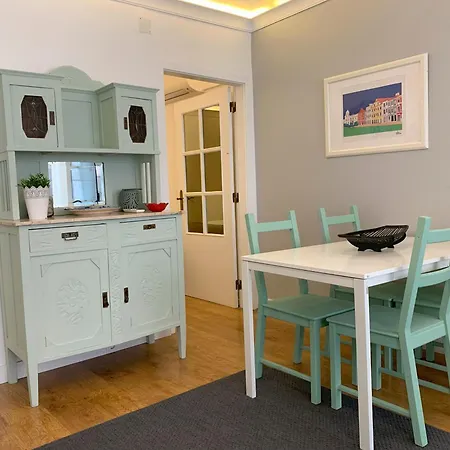 The Funicularist - In Historic Bica Apartment *