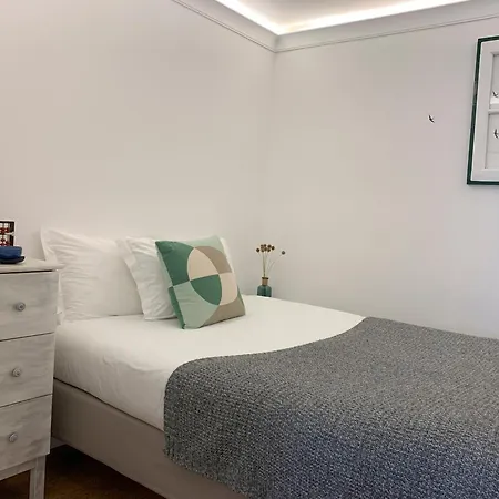 The Funicularist - In Historic Bica Apartment Lisbon