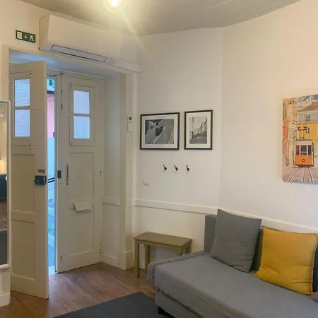 The Funicularist - In Historic Bica Apartament Lizbona