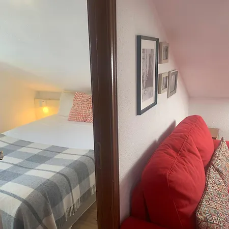 The Funicularist - In Historic Bica * Lisboa